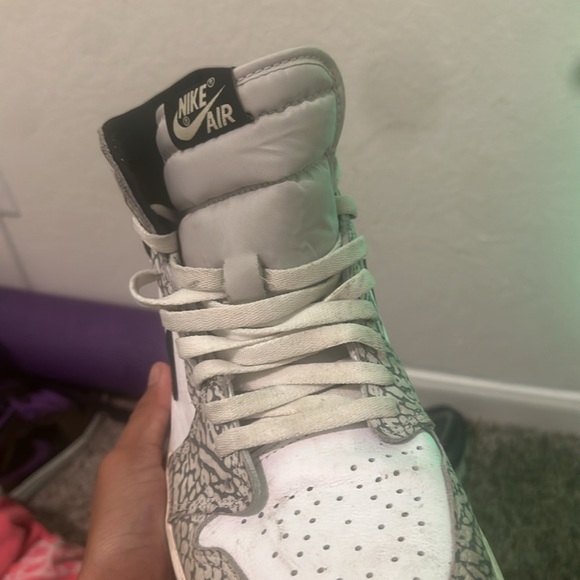 10.5 air Jordan’s no box needs a little cleaning but there in good shape - Picture 6 of 11